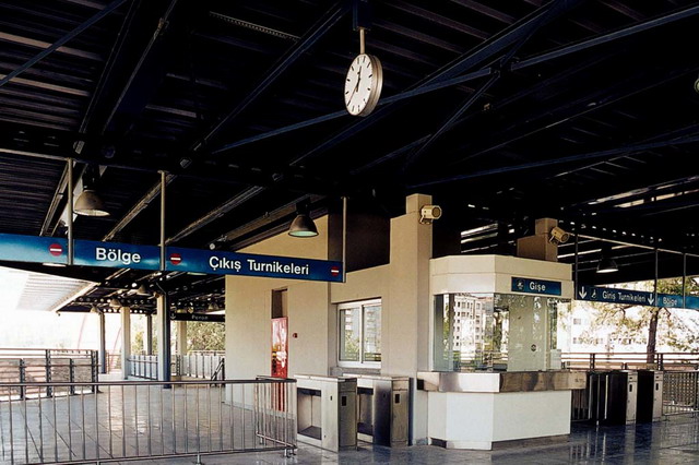 Level line station, Bölge ticket hall view