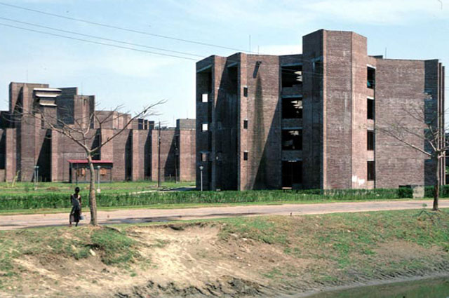 Main view to Jahanirnagar Staff Housing