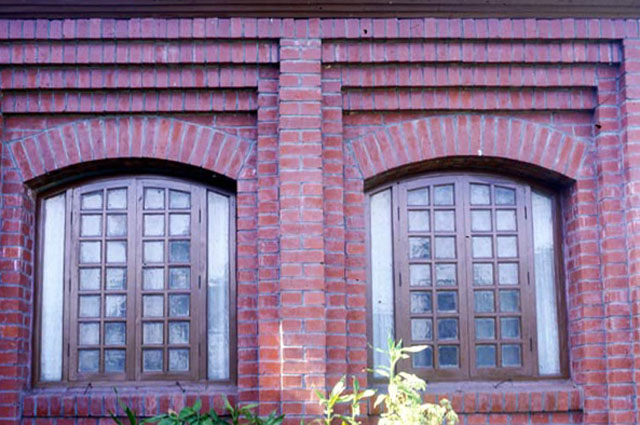 Façade, detail of windows' woodwork