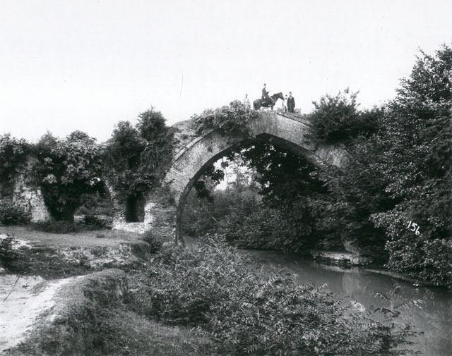General view, from north, of a single-arch bridge at the western outskirts of Rasht