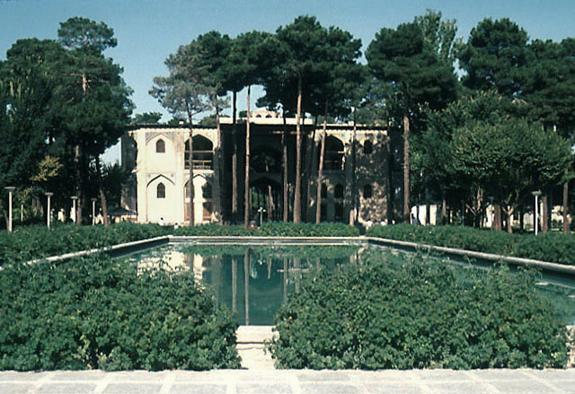 View of the east façade and pool.