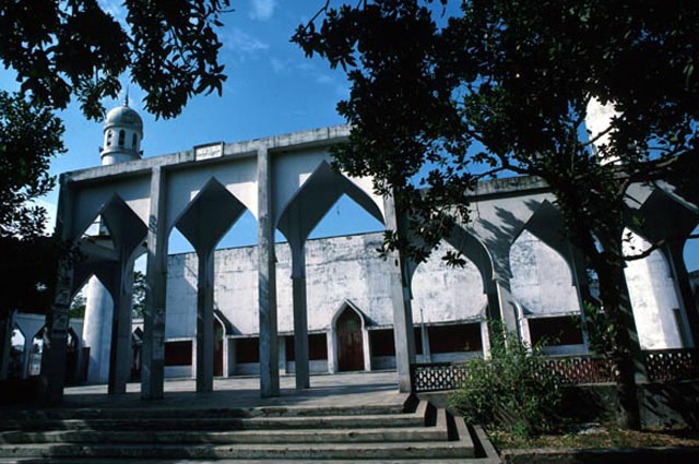 Main approach to the mosque