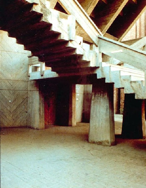 Intersection of two staircase wings