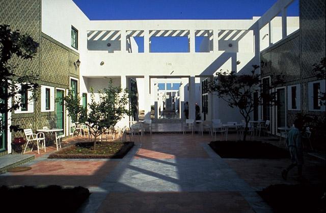 Residence Andalous - Courtyard in front of the tiled reception area