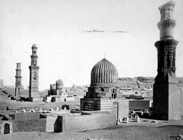 Historic view. From left to right: Northern Minaret, al-Sultaniyya, Minaret of Qusun, Mausoleum of 'Ali Badr, Southern Minaret