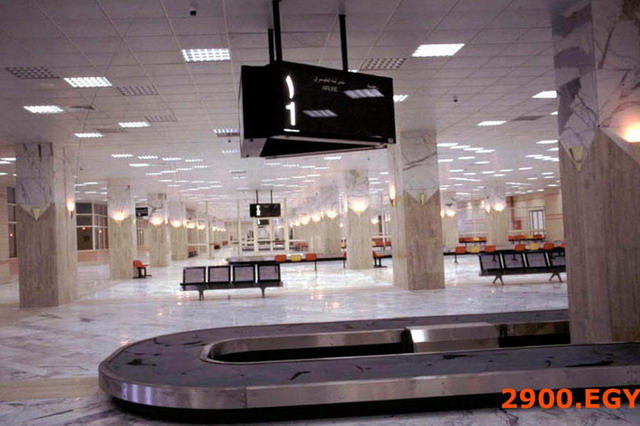 Interior view, baggage claim