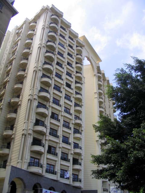 Building on Sultan Hussein street