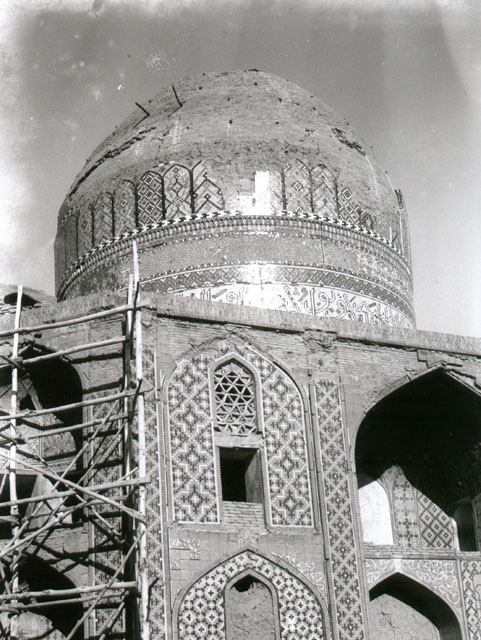 Exterior detail of the dome and upper portion of the elevation