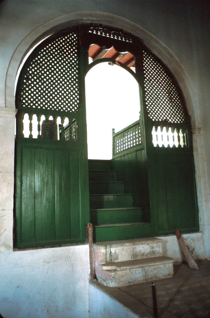 Detail of door in Hujrat al-Qabu (vaulted room)