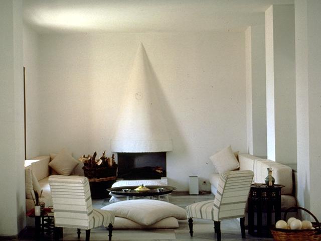 <p>The old selamlik with its fireplace, stylistically typical to the region, has been integrated into the new living room</p>