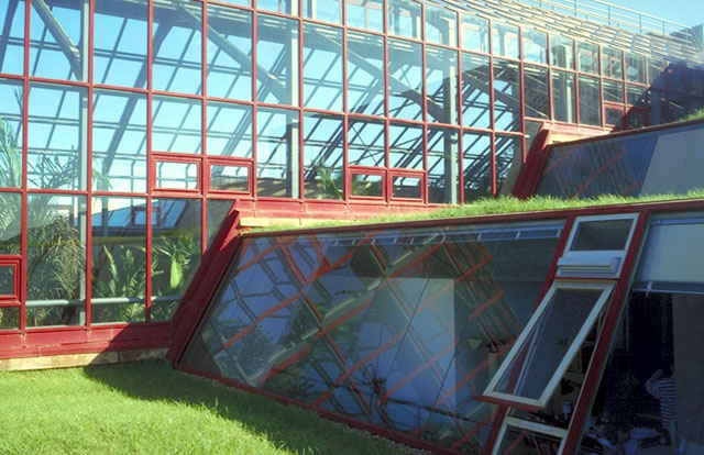 Detail, greenhouse and office connection