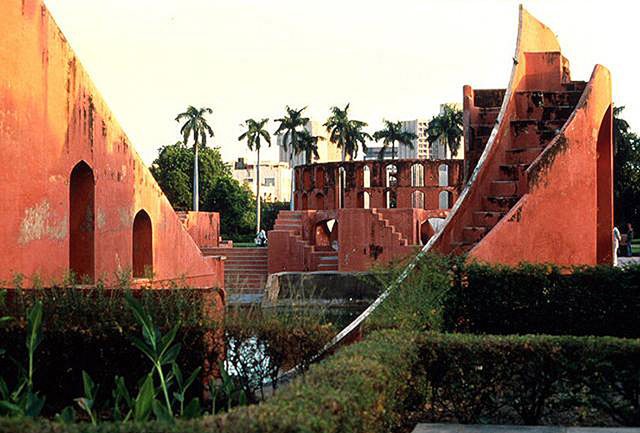 View of the Jai Prakash Yantra and the Ram Yantra from between the gnomon and the western quadrant of the Samrat Yantra. The edge of the curved scale of the quadrant of the Samrat Yantra can be seen on the right