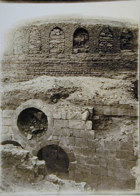 Ruins, Drum of dome