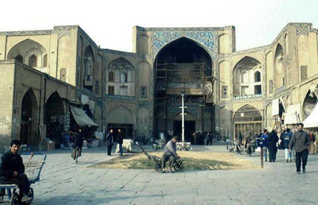 View of the north façade with the Naqqar-khana, the entrance portal to the bazaar
