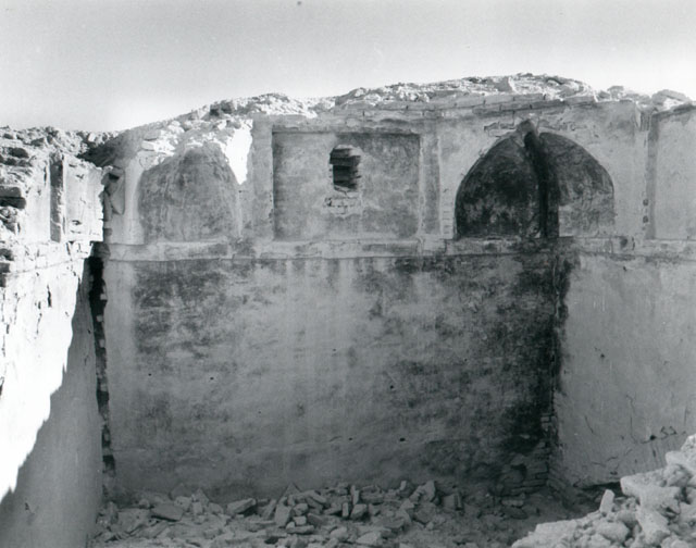 Interior view of chamber showing squinches of collapsed dome