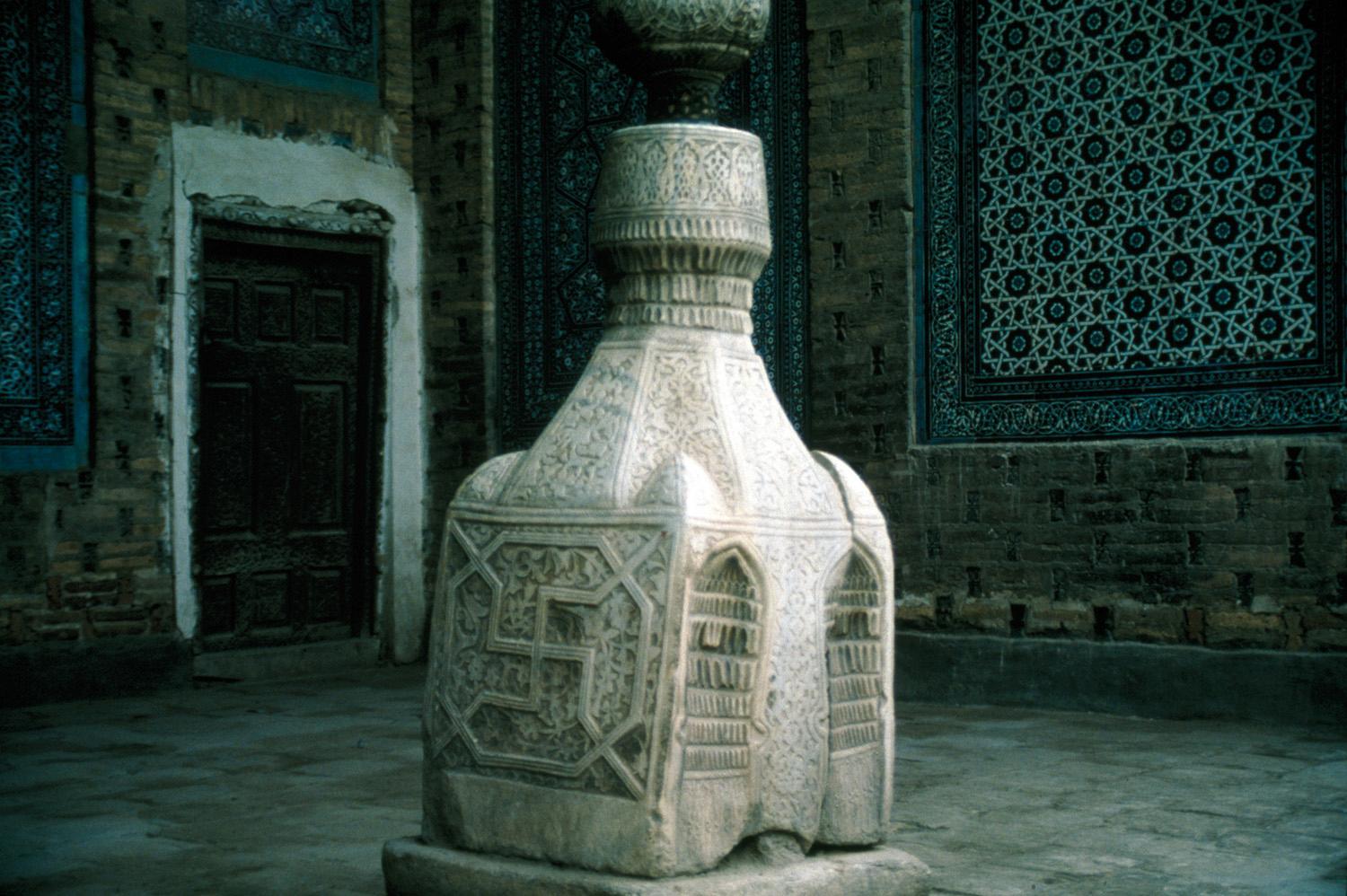 Exterior detail of column base decoration