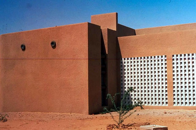 Agadez Courthouse - Side façade