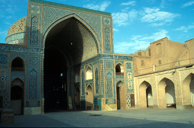 View from the courtyard to the entrance of the prayer hall