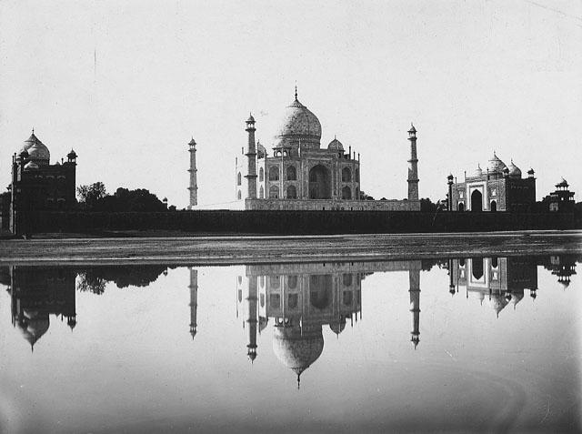 General view of the Taj Mahal from north-northeast across the Yamuna river
