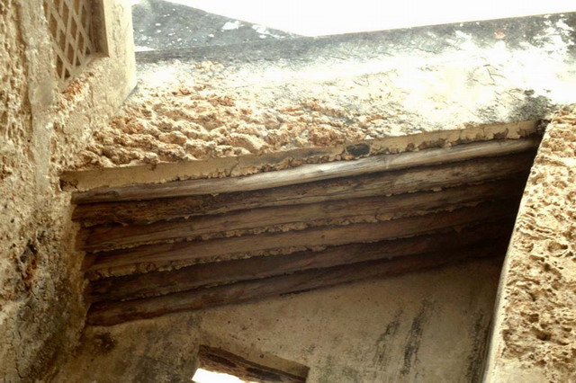 Steps leading to Swahili kitchen (penthouse), before restoration
