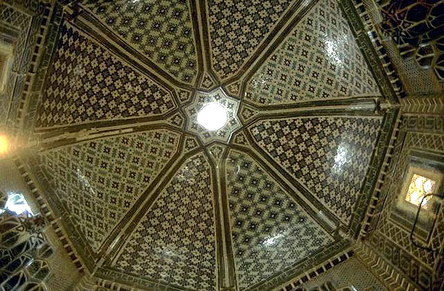 View looking up inside ziyaratkhana (the inner domed chamber)