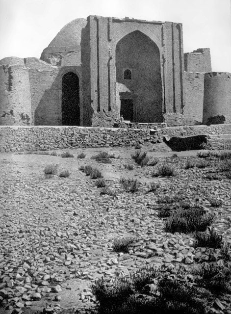 Maqbara-i Ulugh Beg ibn Abu Sa'id - Exterior view from south, showing southeast iwan