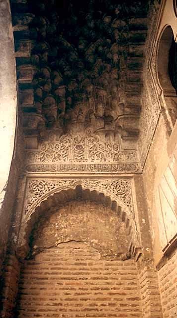 Niche and zone of transition with muqarnas, entrance vestibule