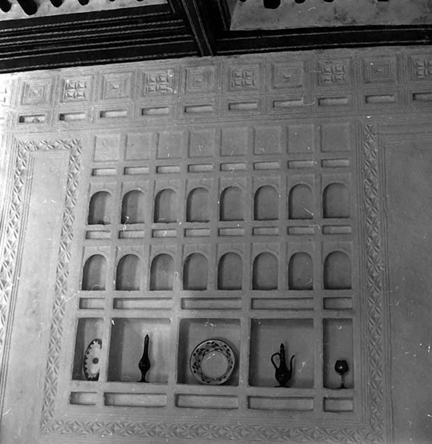 Interior view of zidaka (panels of wall niches)