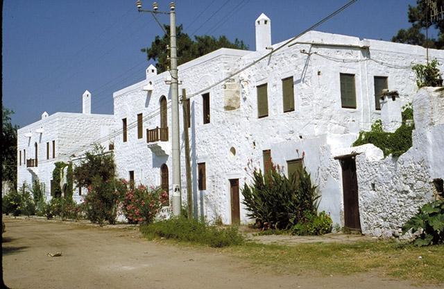 <p>Exterior with characteristic Bodrum masonry</p>