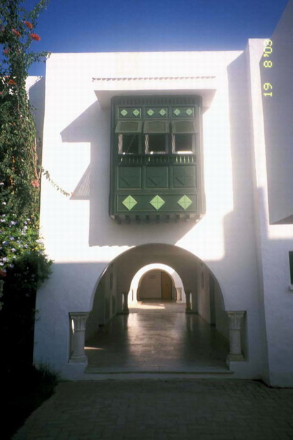 Main entrance, lodging block 1
