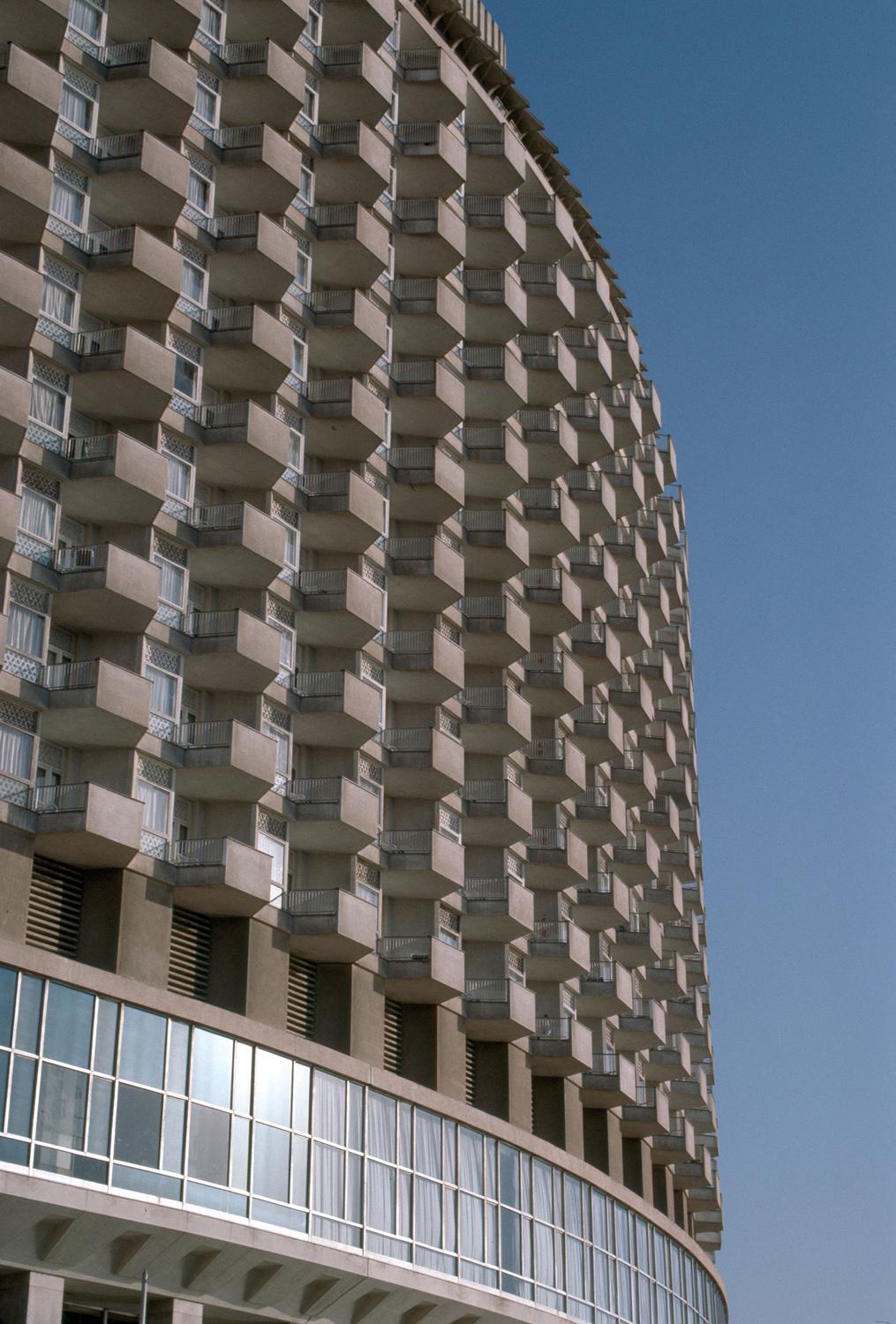 Old hotel building (formerly Meridien Hotel), Nile facade with balconies