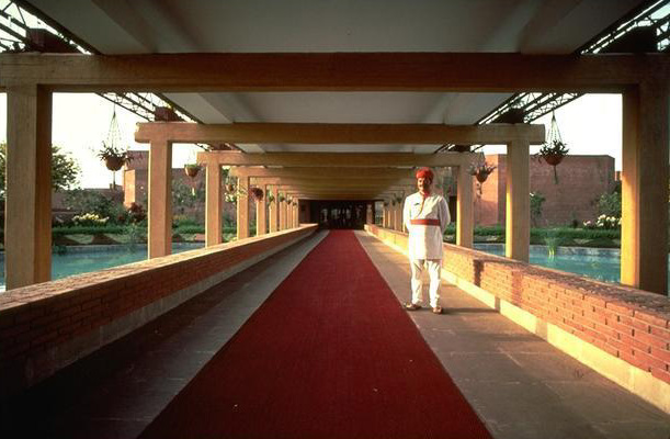 <p>Covered walkway to the entrance</p>