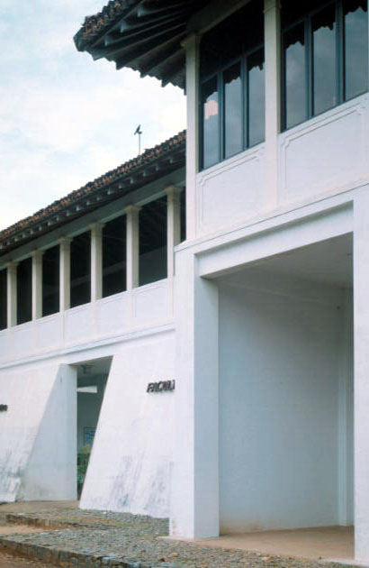 Exterior view of façade showing entrance to classroom