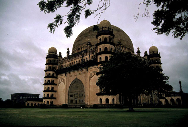 Gol Gumbaz - East and north façade viewed from northeast