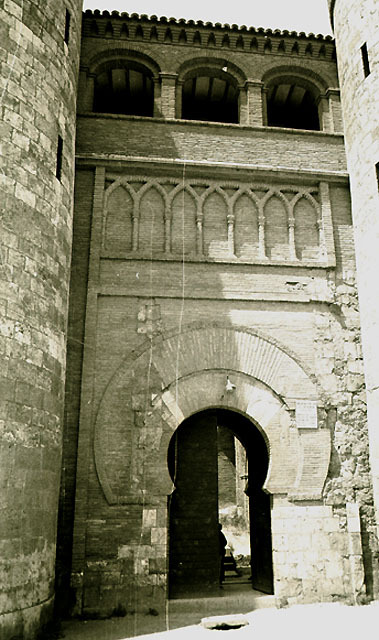 Aljafería Palace - Entrance portal