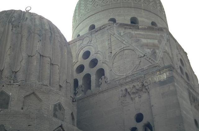 Exterior view, showing shows the ribbed dome of al-Sawabi