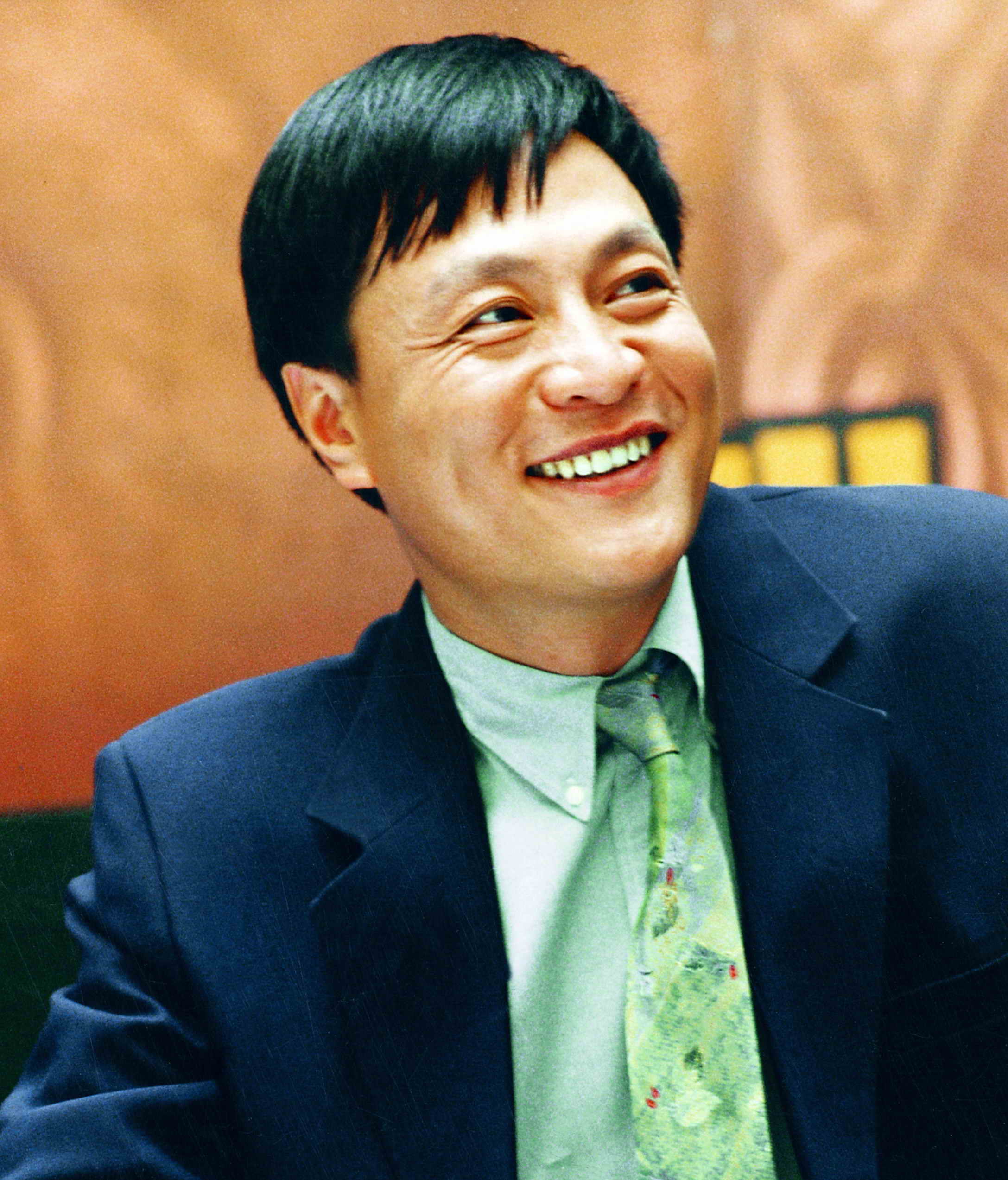 Kongjian Yu
