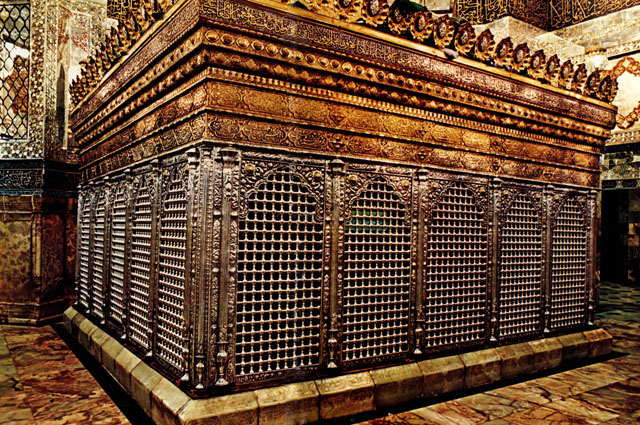 <p>Hazrat-i Ma'suma Mausoleum; view of the sacred grill (zarih)</p>