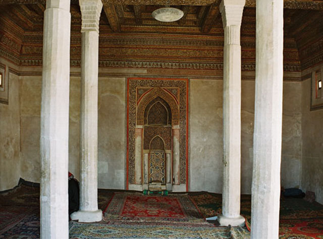 Interior, view to the mihrab
