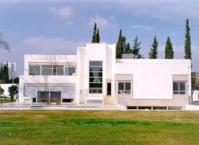 Figen and Servet Yazici Residence - Rear façade