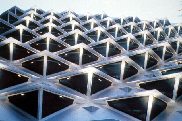 Al-Faisaliah Center - Exterior detail showing protruding pyramidal windows
