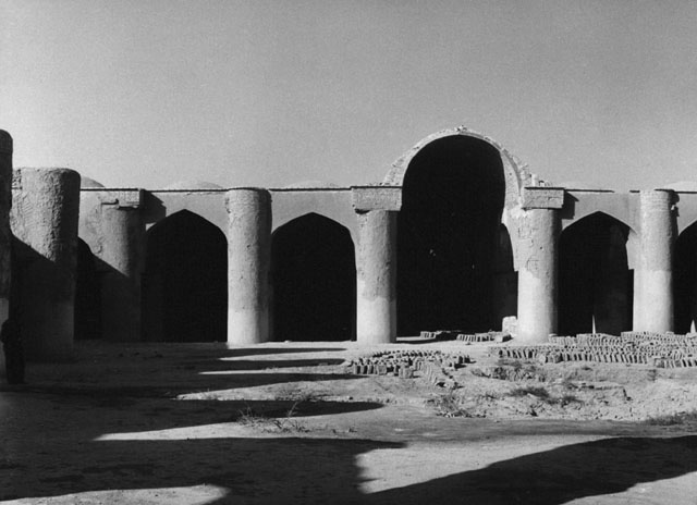 Masjid-i Tarik Khana - View of the courtyard during restoration, toward the sanctuary iwan