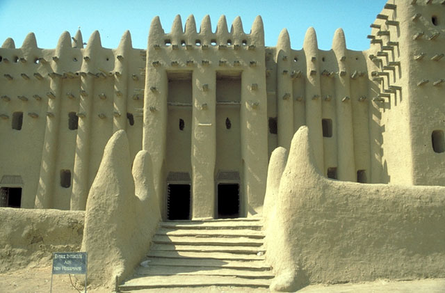 View to the northern entrance of Djenne's mosque