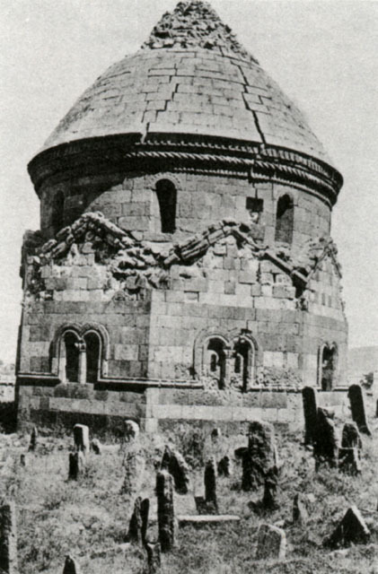 Emir Saltuk Kümbet - Exterior view