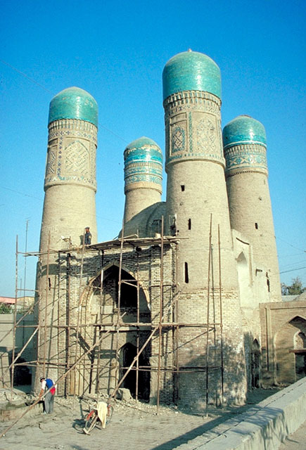 Chor Minor - Kalyan Mosque iwan