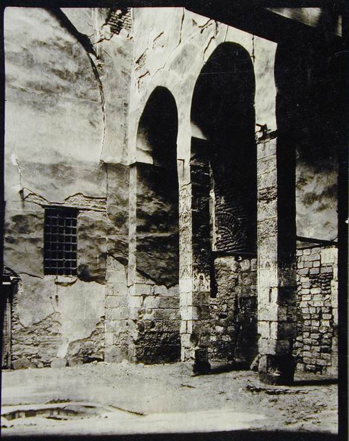 Interior, Arches of qa'a