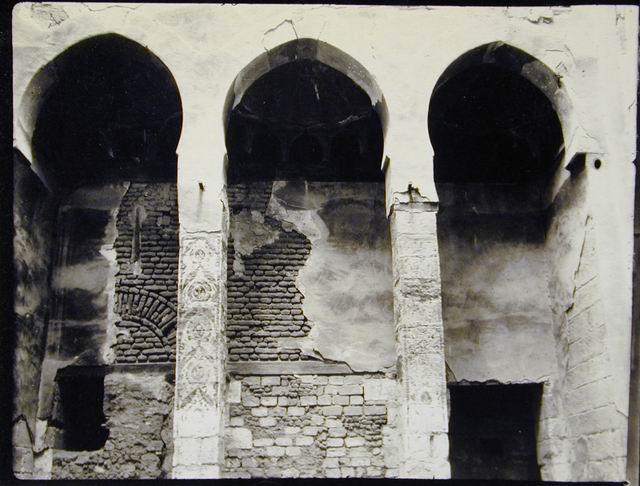Interior, Arches of qa'a