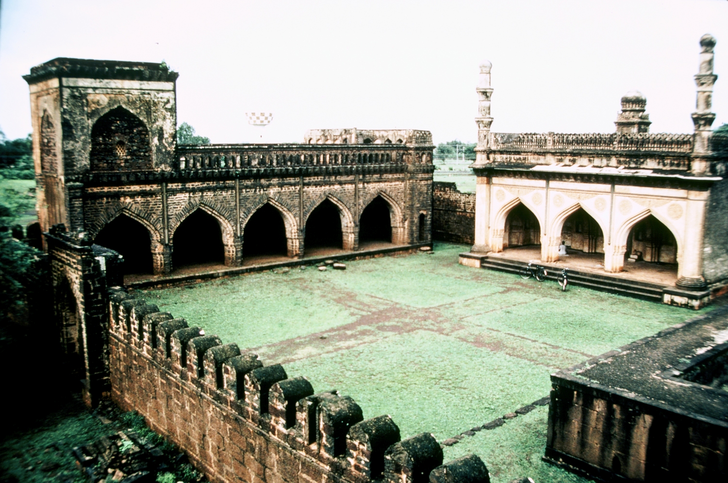 Elevated view of mosque adjacent to tomb, showing courtyard