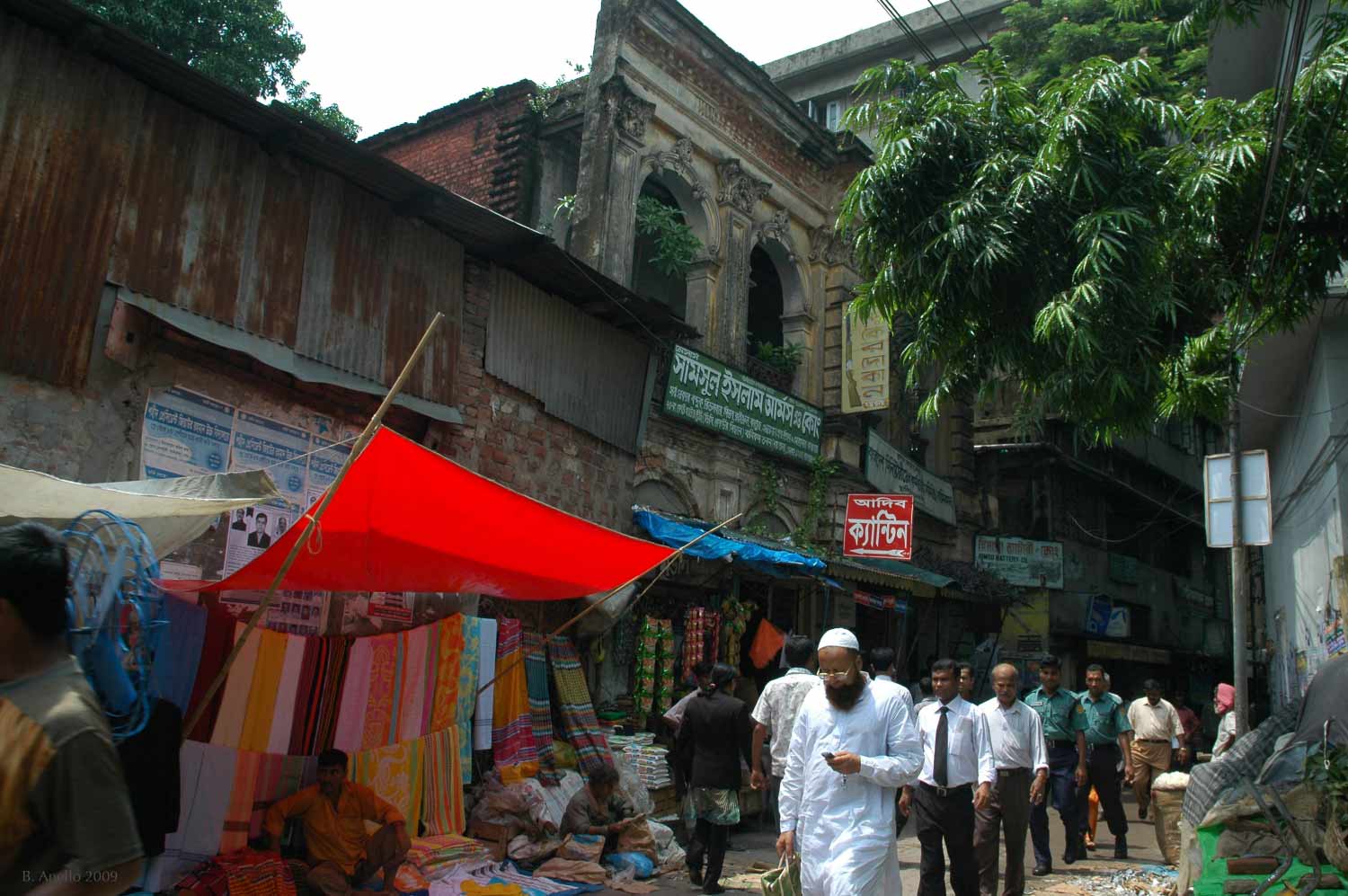 A street scene in Old Dhaka