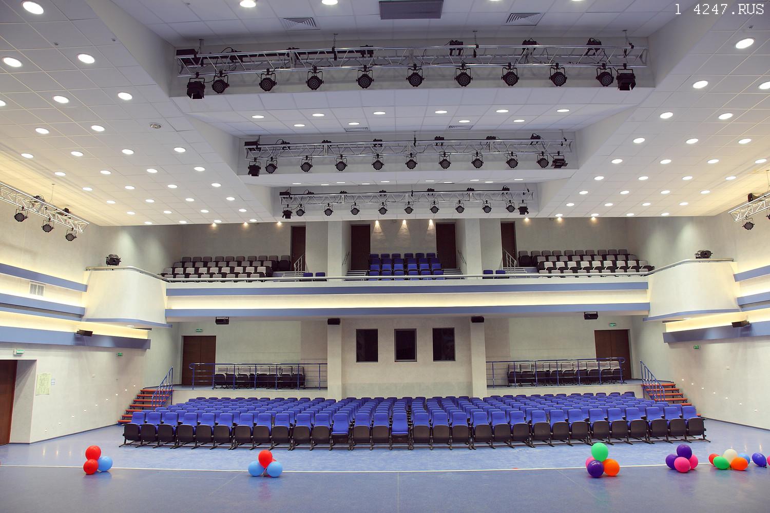 Multifunctional hall of Children's Cultural center for 600 seats